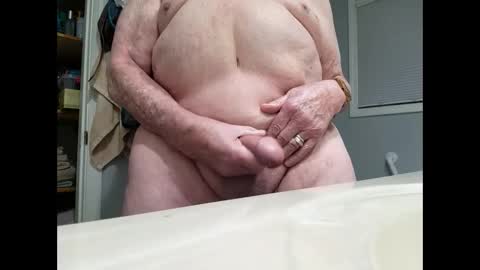 Snapshot of oldaddy2 chatting on December 27, 1:18 pm oldaddy2 online show from December 27, 1:18 pm