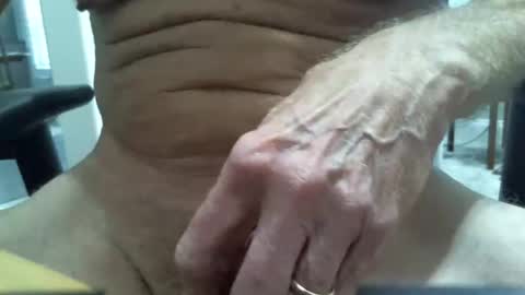 Snapshot of oldsurfer969 chatting on December 6, 6:39 pm oldsurfer969 online show from December 6, 6:39 pm