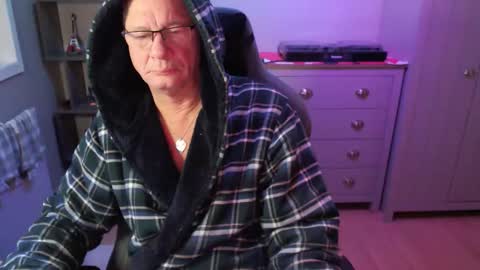 oldveteranuk online show from December 22, 5:26 am