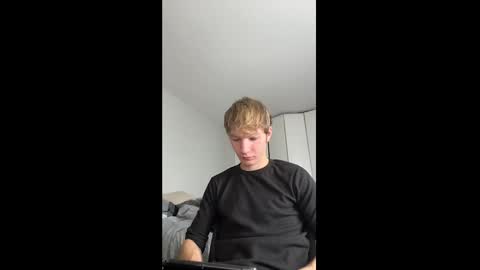 Oliver Beck online show from December 4, 7:01 pm