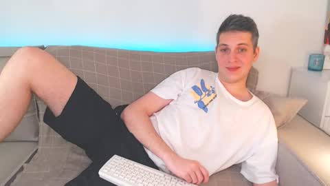 Oliver online show from March 12, 1:40 pm