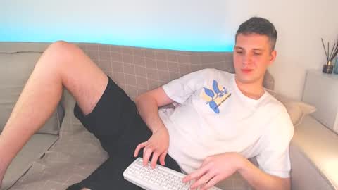 Oliver online show from January 21, 6:11 pm