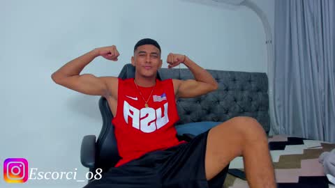 oliver_smith_2 online show from December 13, 4:16 pm