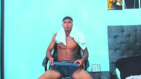 oliver_smith_2 online show from September 8, 5:23 pm