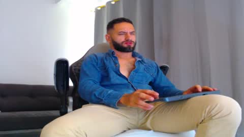 oliver online show from December 2, 1:58 pm