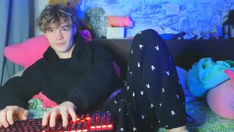 Tony online show from December 16, 8:37 pm