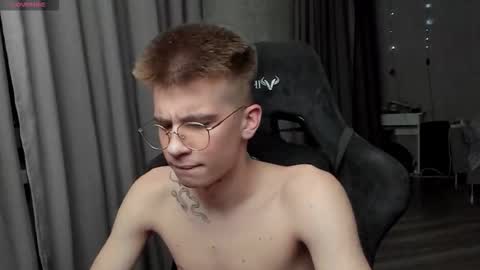 oscar_big_dick online show from January 9, 4:56 pm