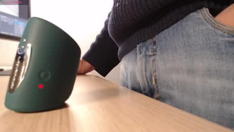 Snapshot of p_lovar chatting on December 29, 5:12 pm Pierre online show from December 29, 5:12 pm