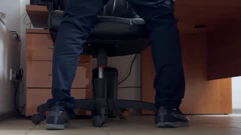 Pantyhose Lover online show from September 9, 6:02 am