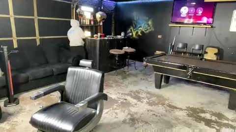 Snapshot of papi_krizz chatting on October 26, 2:52 pm papi_krizz online show from October 26, 2:52 pm