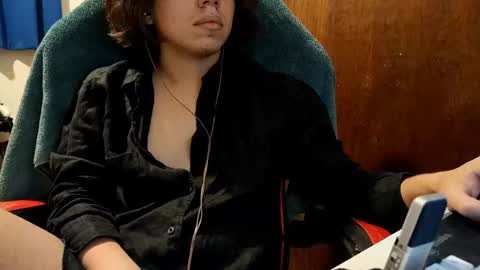 pasta_alfredo69 online show from April 28, 1:44 am