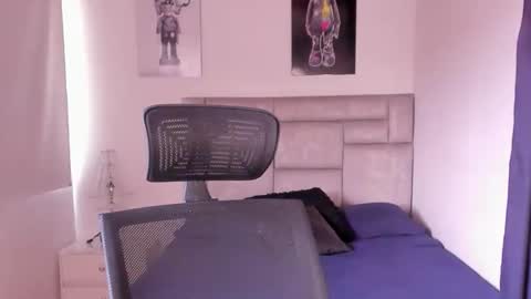 PAUL ROGER online show from December 19, 1:52 pm