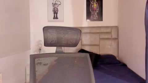 PAUL ROGER online show from January 8, 12:10 pm