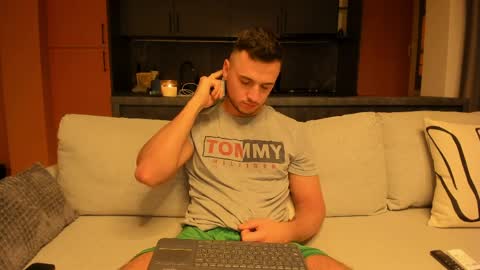 paulblack021 online show from March 31, 11:39 pm