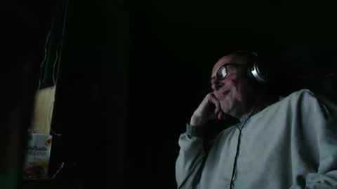 pc8474408 online show from December 4, 1:56 am