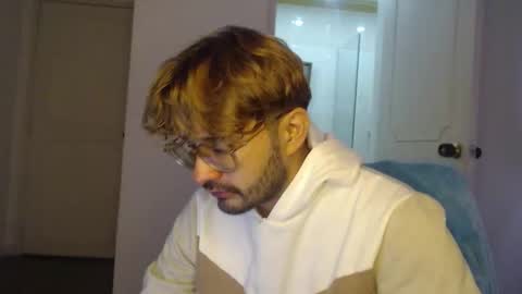 Snapshot of peter_x_annaud chatting on September 11, 11:31 am FELIPE online show from September 11, 11:31 am