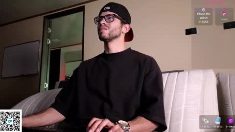 phantom_bigger1 online show from March 27, 3:46 pm