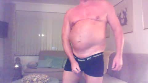 Snapshot of phil279 chatting on October 21, 8:12 pm Phil online show from October 21, 8:12 pm