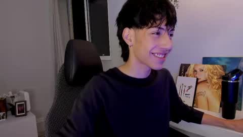 Phil.   INDEPENDENT MODEL online show from April 8, 3:29 am