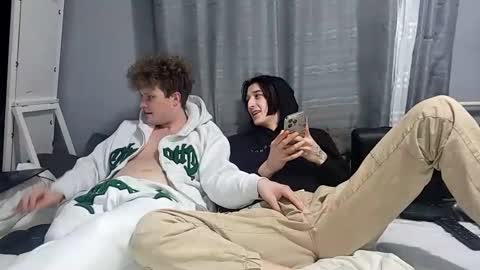 pieciaof online show from February 2, 9:13 pm