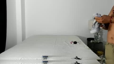 Snapshot of pikoro_gomez chatting on October 21, 1:09 am pikoro_gomez online show from October 21, 1:09 am