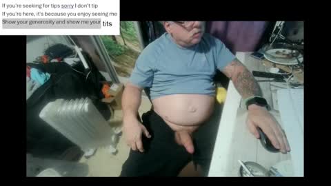 Snapshot of pini_z chatting on February 15, 8:34 pm pini_z online show from February 15, 8:34 pm