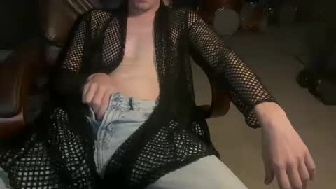 pixxxelbussyexo online show from December 17, 7:04 am