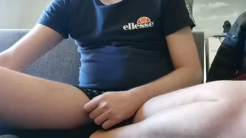 Snapshot of pladplad chatting on December 16, 10:50 am PLADPLAS online show from December 16, 10:50 am