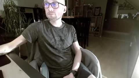 Blou online show from April 1, 7:55 pm