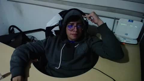 powerfulzeus2 online show from November 13, 2:05 am