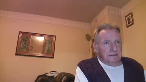 quathead online show from December 7, 8:49 pm