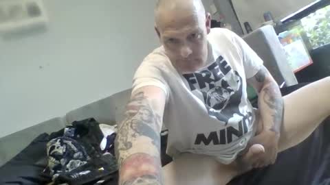 Bigthickdickinvic online show from January 16, 2:47 am