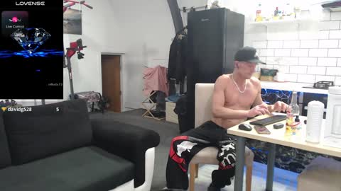 Snapshot of reallyman7 chatting on January 11, 7:49 pm Ask me online show from January 11, 7:49 pm