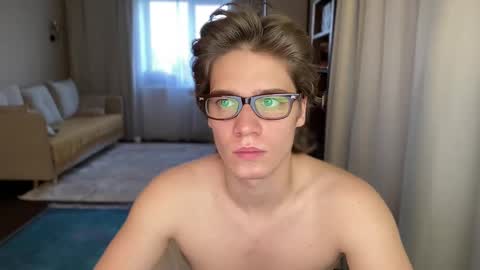 AliceEve online show from December 11, 12:38 pm