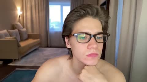 AliceEve online show from December 8, 7:37 am