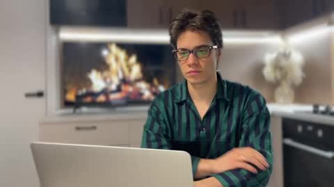 AliceEve online show from February 16, 6:43 pm