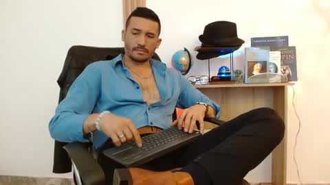   REIKO  online show from November 10, 3:50 pm