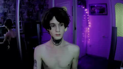 Snapshot of remitrash chatting on October 31, 8:40 am RemiTrash online show from October 31, 8:40 am