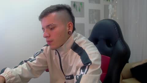 R E N E  online show from December 23, 3:29 am