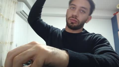 Snapshot of revivedunknown chatting on January 13, 10:03 pm Chris online show from January 13, 10:03 pm