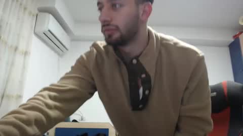 Snapshot of revivedunknown chatting on January 14, 10:55 pm Chris online show from January 14, 10:55 pm