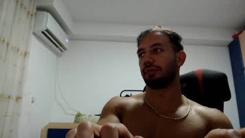 Snapshot of revivedunknown chatting on September 13, 10:33 pm Chris online show from September 13, 10:33 pm