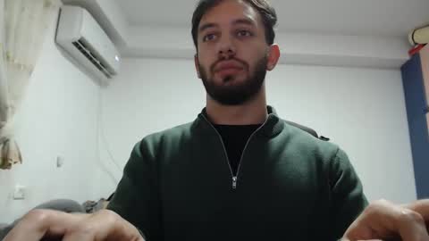 Snapshot of revivedunknown chatting on December 11, 9:11 pm Chris online show from December 11, 9:11 pm