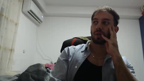 Snapshot of revivedunknown chatting on December 3, 9:45 pm Chris online show from December 3, 9:45 pm