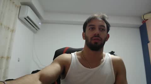 Snapshot of revivedunknown chatting on December 21, 9:58 pm Chris online show from December 21, 9:58 pm