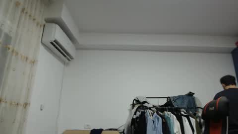 Snapshot of revivedunknown chatting on December 30, 10:01 pm Chris online show from December 30, 10:01 pm