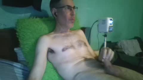 reyes_albert2006 online show from November 18, 12:20 pm