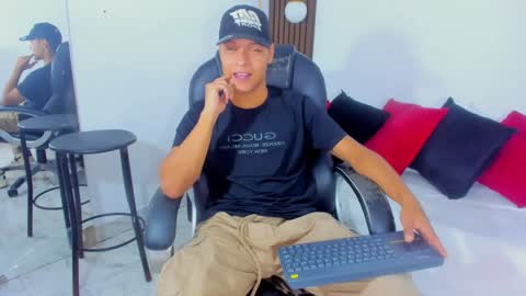 Ricky  online show from February 17, 7:42 pm