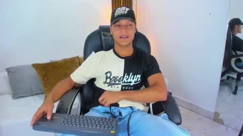 Ricky  online show from February 24, 7:52 pm