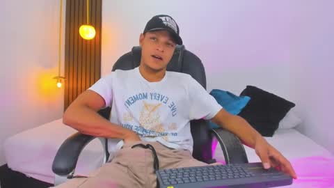 Ricky  online show from February 13, 9:28 pm